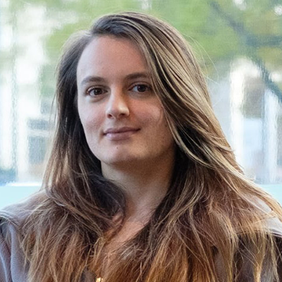 lauren harris headshot